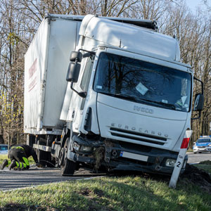 Truck accident injuries: severe damage and medical impact | Pigott Law Group