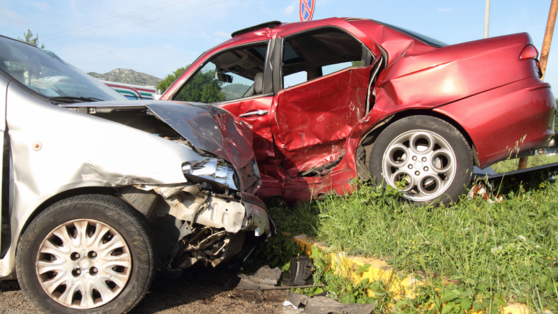 Multi-Vehicle Crash on Main St & Youngs Rd with Entrapment
